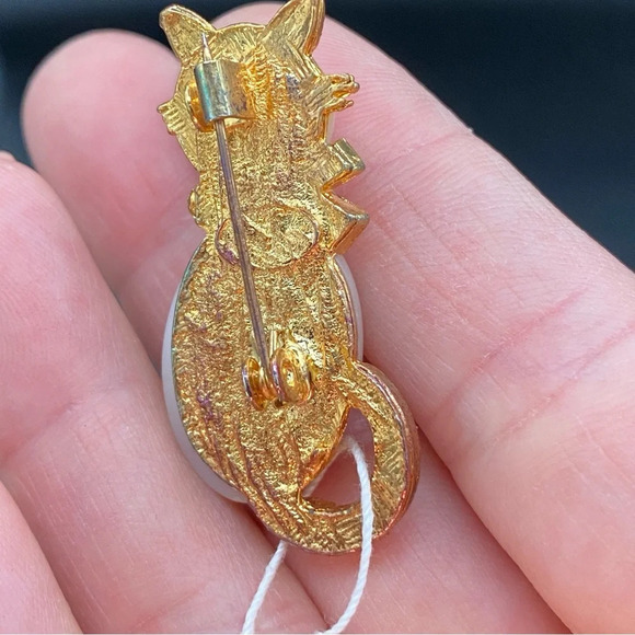 Faux Pearl and Gold Tone Vintage Cat Brooch Jelly Belly Style - Picture 5 of 8